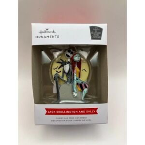 NEW 2023 Hallmark Ornament Nightmare Before Christmas JACK SKELLINGTON & SALLY‎